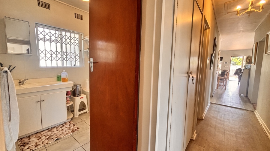 4 Bedroom Property for Sale in Kirstenhof Western Cape